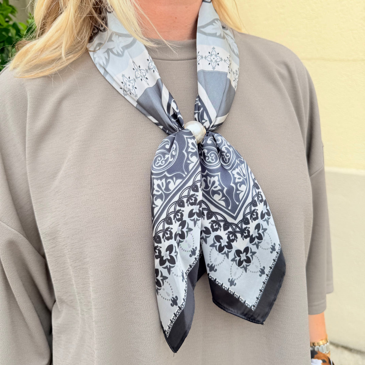 Ready to Wear Scarf w/ Ring