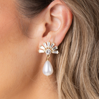 Trudy Pearl Earrings