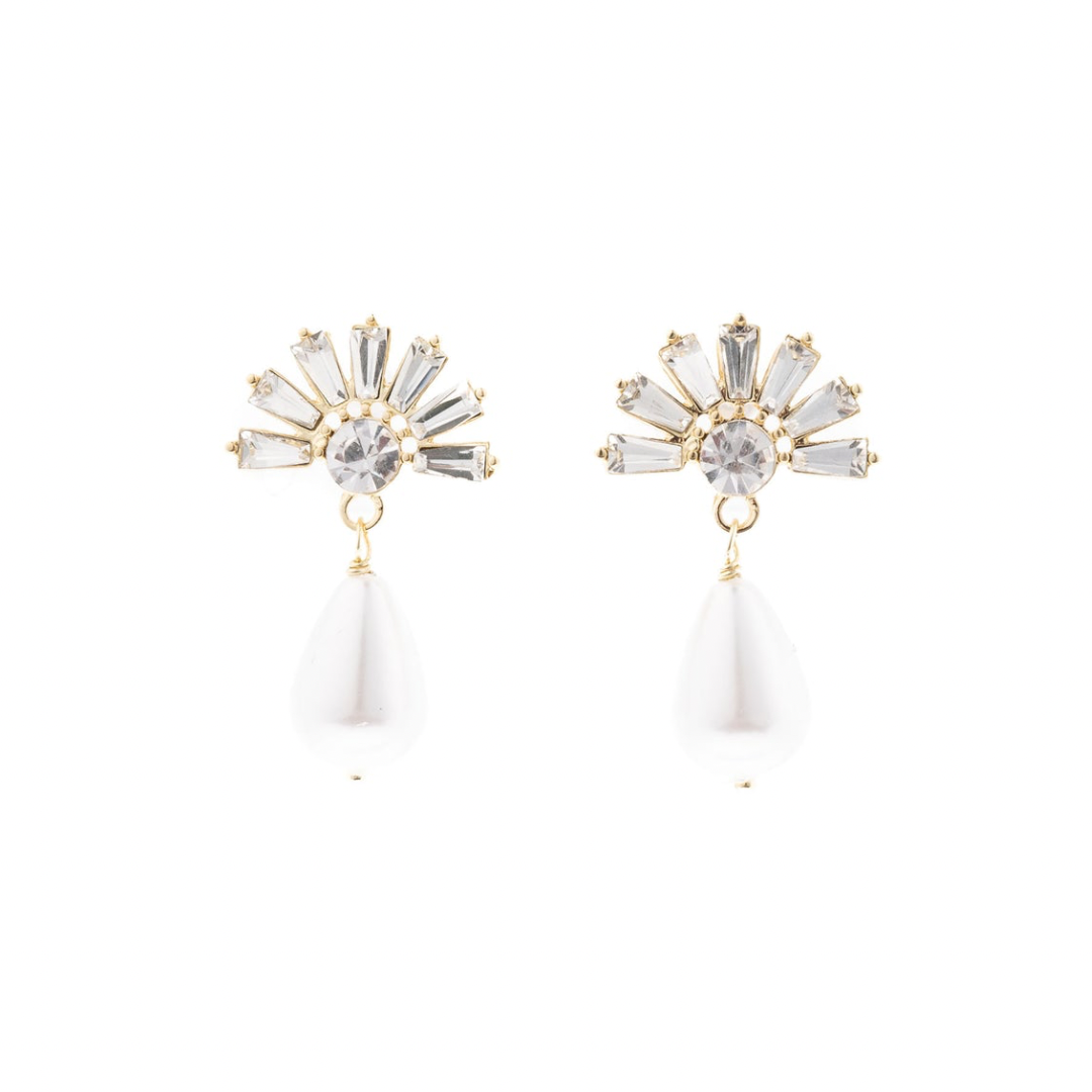 Trudy Pearl Earrings