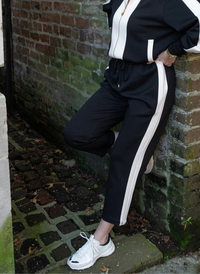 Joy Jogger- Midnight Vanilla