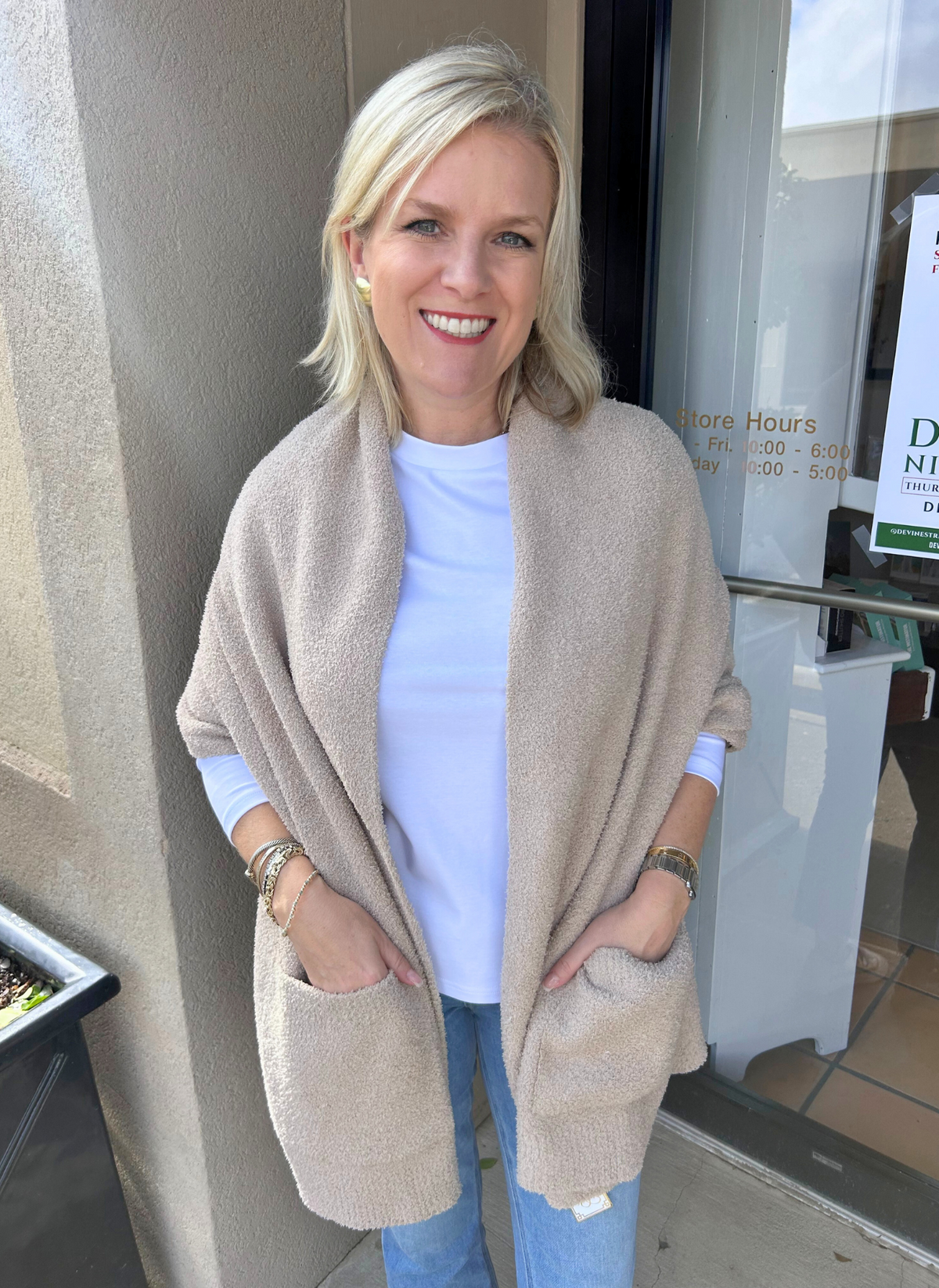 Plush Microfiber Wrap with Pockets